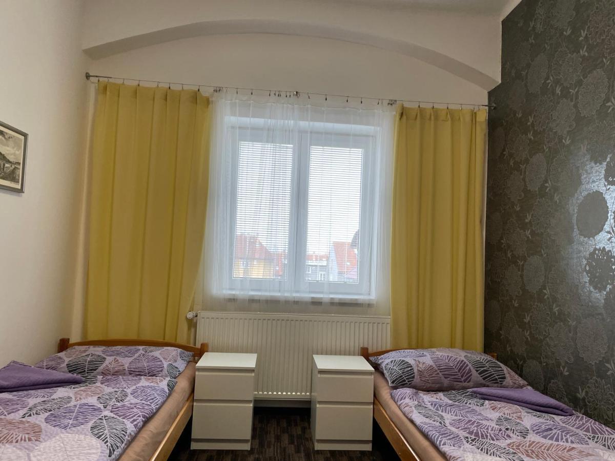 Cetnicka Stanice Hluboka Hluboka nad Vltavou Bagian luar foto