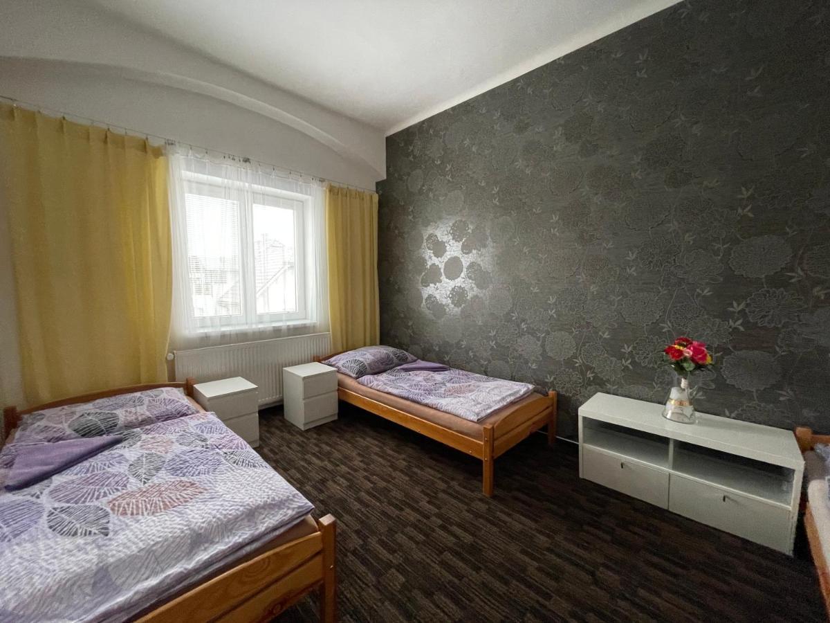 Cetnicka Stanice Hluboka Hluboka nad Vltavou Bagian luar foto