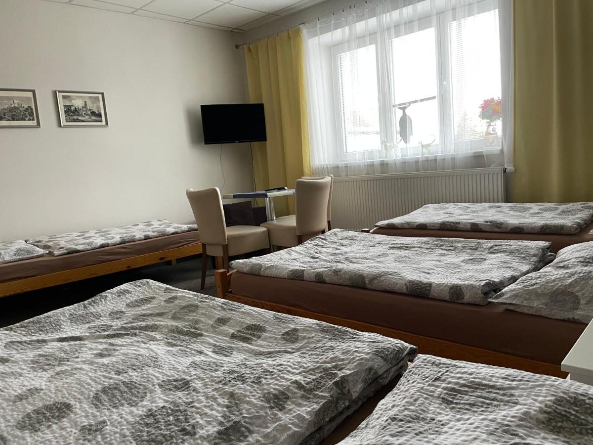 Cetnicka Stanice Hluboka Hluboka nad Vltavou Bagian luar foto