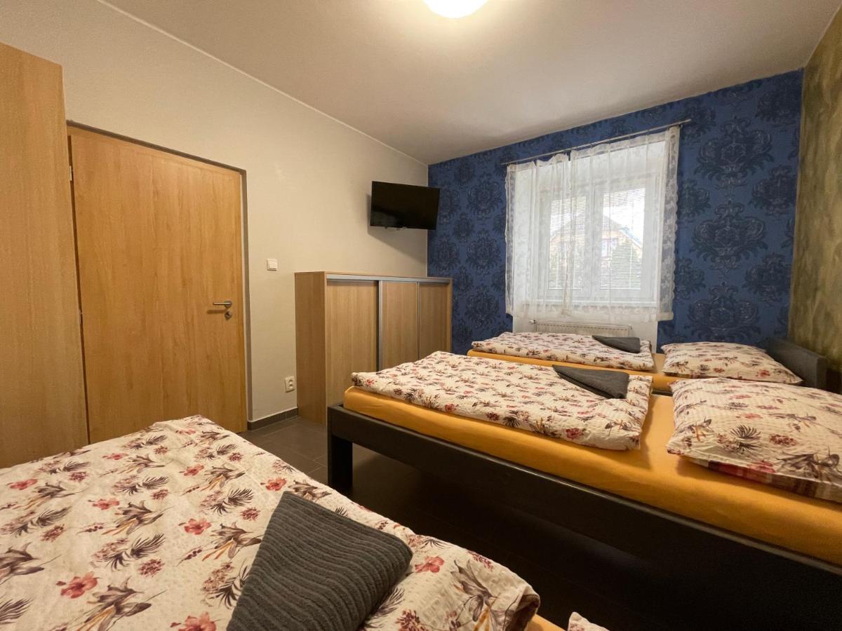 Cetnicka Stanice Hluboka Hluboka nad Vltavou Bagian luar foto