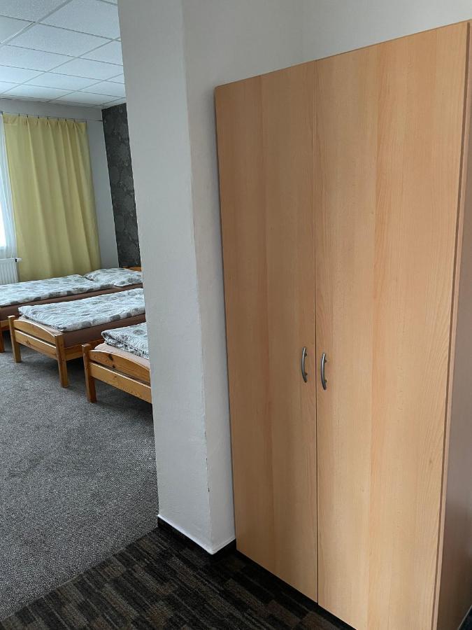 Cetnicka Stanice Hluboka Hluboka nad Vltavou Bagian luar foto
