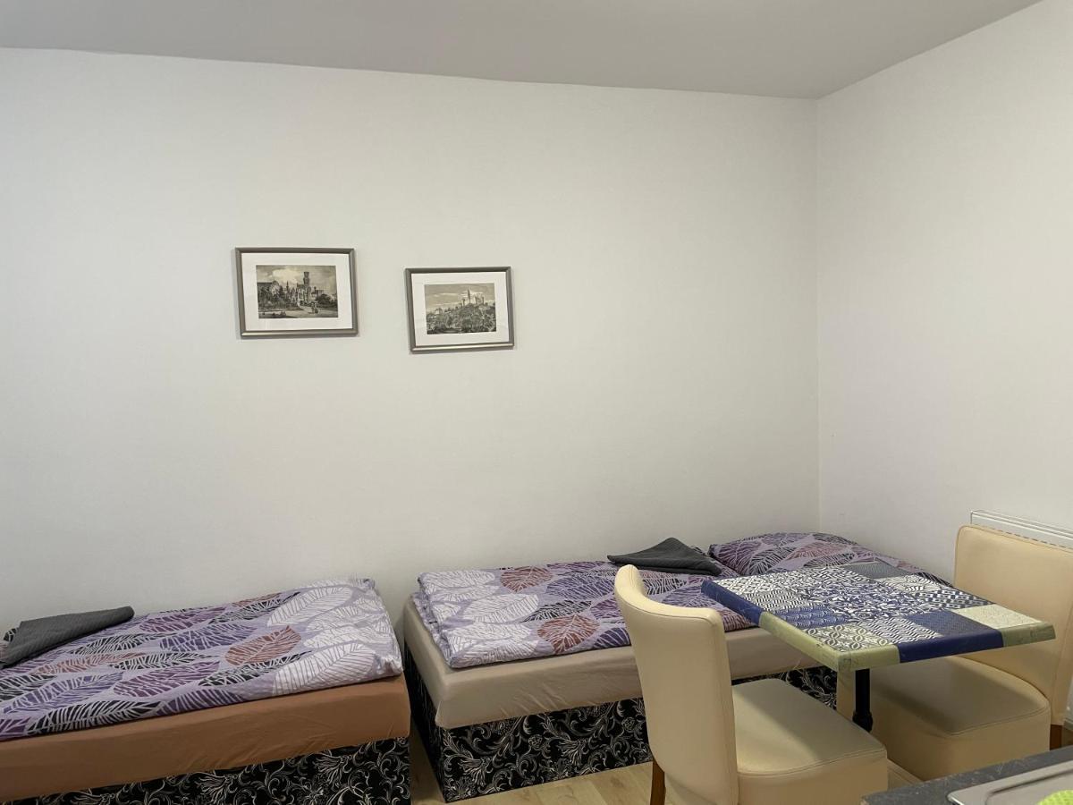 Cetnicka Stanice Hluboka Hluboka nad Vltavou Bagian luar foto