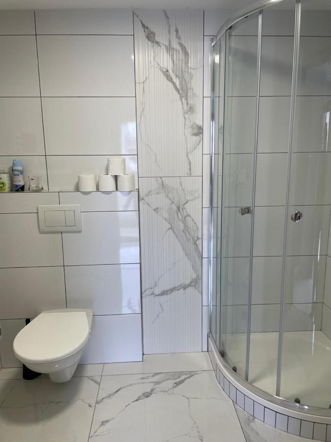 Cetnicka Stanice Hluboka Hluboka nad Vltavou Bagian luar foto